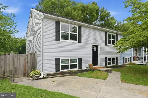 556 E Park Ct, Glen Burnie, MD 21061