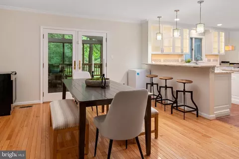 Dining - 1499 Westcliff Dr, Pasadena, MD 21122 photo 3 of 3