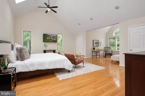 Bedroom - 1499 Westcliff Dr, Pasadena, MD 21122 photo 2 of 8
