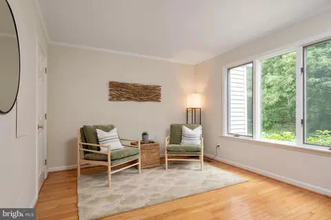 Living - 1499 Westcliff Dr, Pasadena, MD 21122 photo 5 of 6