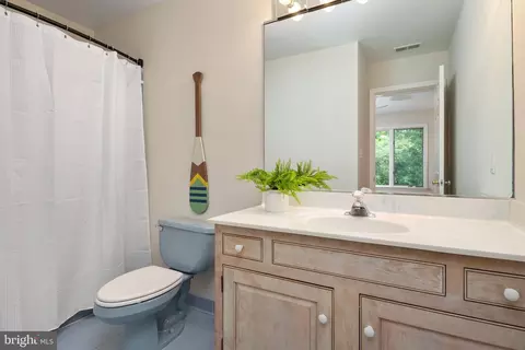 Bath - 1499 Westcliff Dr, Pasadena, MD 21122 photo 5 of 6