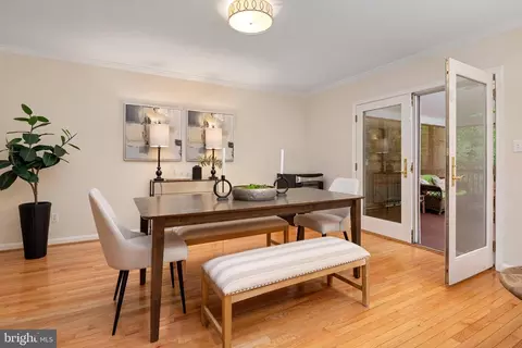 Dining - 1499 Westcliff Dr, Pasadena, MD 21122 photo 2 of 3