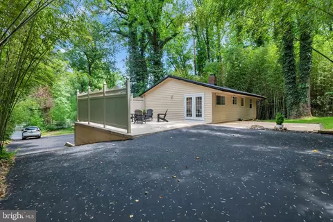 Exterior - 1350 Ritchie Hwy, Arnold, MD 21012 photo 8 of 12