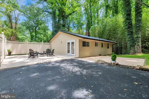 Exterior - 1350 Ritchie Hwy, Arnold, MD 21012 photo 9 of 12