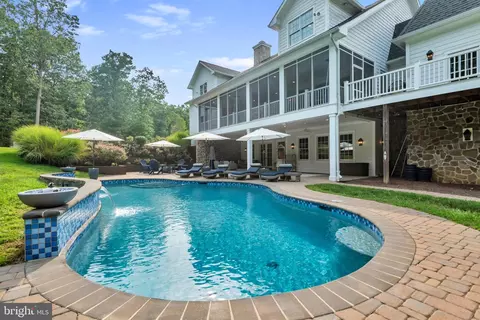 1011 Saint Anne Ln, Millersville, MD 21108