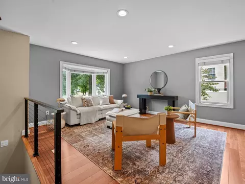 Living - 7884 Belhaven Ave, Pasadena, MD 21122 photo 1 of 2