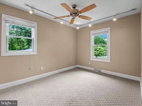 Bedroom - 7884 Belhaven Ave, Pasadena, MD 21122 photo 3 of 4