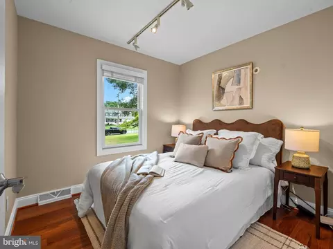 Bedroom - 7884 Belhaven Ave, Pasadena, MD 21122 photo 4 of 4