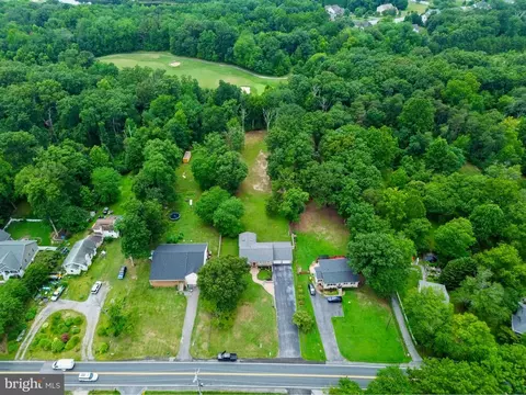 View/Area - 7884 Belhaven Ave, Pasadena, MD 21122 photo 2 of 3