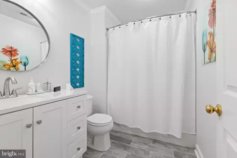 Bath - 2703 Hamils Ct, Crofton, MD 21114 photo 4 of 5
