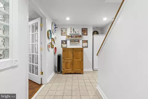 Entry Way - 2703 Hamils Ct, Crofton, MD 21114 photo 6 of 7
