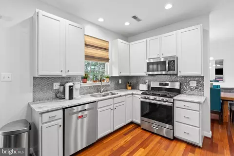 Kitchen - 2703 Hamils Ct, Crofton, MD 21114 photo 3 of 3