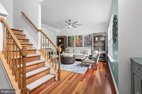 Entry Way - 2703 Hamils Ct, Crofton, MD 21114 photo 2 of 7