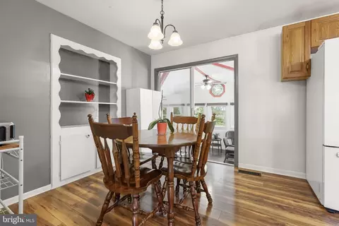 Dining - 307 Park Hall S, Laurel, MD 20724 photo 2 of 2