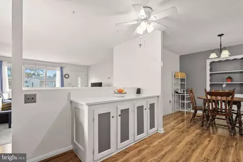 Entry Way - 307 Park Hall S, Laurel, MD 20724 photo 2 of 2