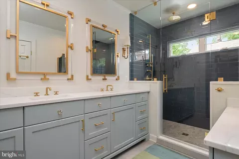 Bath - 8 Shiley St, Annapolis, MD 21401 photo 2 of 3