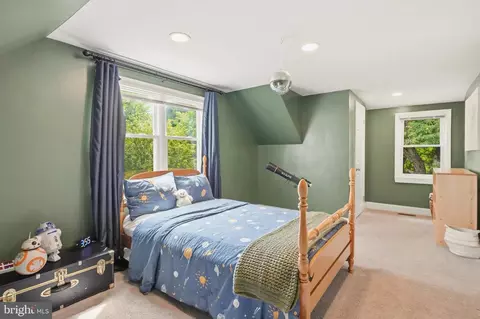 Bedroom - 7948 Max Blobs Park Rd, Jessup, MD 20794 photo 5 of 6