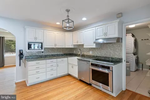 Kitchen - 850 Holly Ave, Edgewater, MD 21037 photo 1 of 2