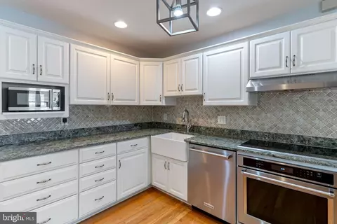 Kitchen - 850 Holly Ave, Edgewater, MD 21037 photo 2 of 2
