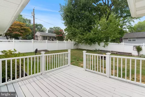 Exterior - 850 Holly Ave, Edgewater, MD 21037 photo 3 of 6