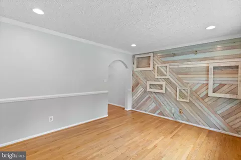 Living - 850 Holly Ave, Edgewater, MD 21037 photo 1 of 1