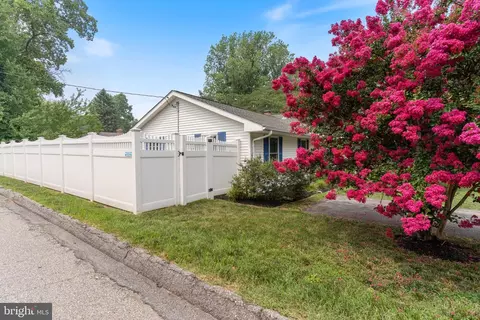 Exterior - 850 Holly Ave, Edgewater, MD 21037 photo 2 of 6
