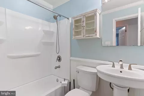 Bath - 850 Holly Ave, Edgewater, MD 21037 photo 2 of 2