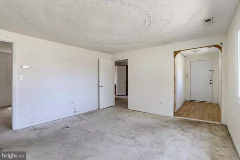 Living - 1300 Mcnabbs Ln, Pasadena, MD 21122 photo 3 of 4