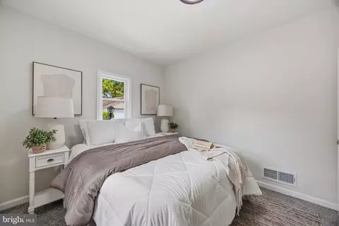 Bedroom - 1561 Efford Rd, Pasadena, MD 21122 photo 2 of 5