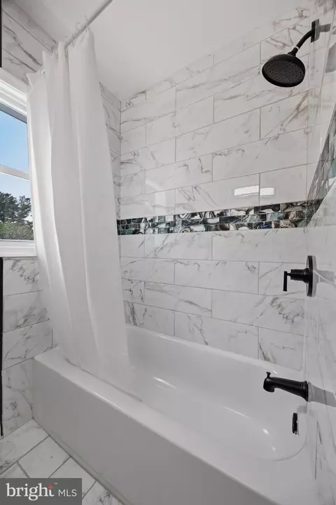 Bath - 1561 Efford Rd, Pasadena, MD 21122 photo 2 of 2