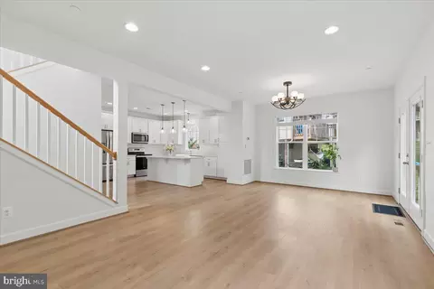 Living - 603 Overhill Dr, Edgewater, MD 21037 photo 2 of 4