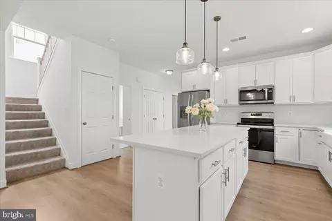 Entry Way - 603 Overhill Dr, Edgewater, MD 21037 photo 7 of 12