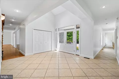 Entry Way - 126 Gilbert Ct, Edgewater, MD 21037 photo 1 of 4