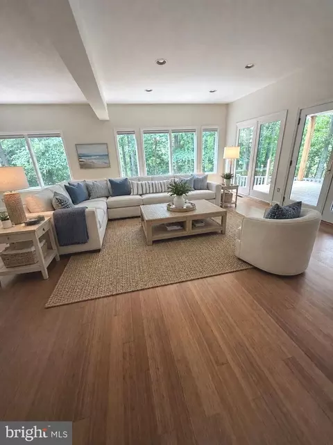 Living - 126 Gilbert Ct, Edgewater, MD 21037 photo 3 of 8