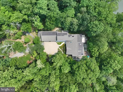 View/Area - 126 Gilbert Ct, Edgewater, MD 21037 photo 3 of 5