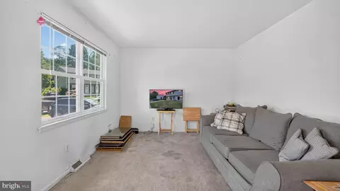 Living - 106 Conley Dr, Annapolis, MD 21403 photo 1 of 1