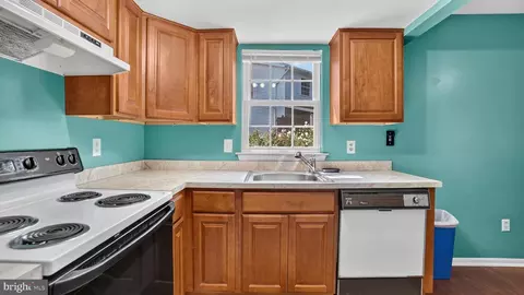 Entry Way - 106 Conley Dr, Annapolis, MD 21403 photo 3 of 12