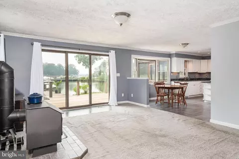 Living - 1241 Johnson Dr, Shady Side, MD 20764 photo 2 of 3