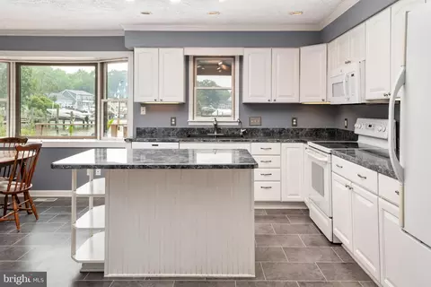 Kitchen - 1241 Johnson Dr, Shady Side, MD 20764 photo 2 of 3