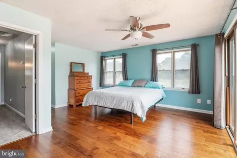 Bedroom - 1241 Johnson Dr, Shady Side, MD 20764 photo 3 of 5