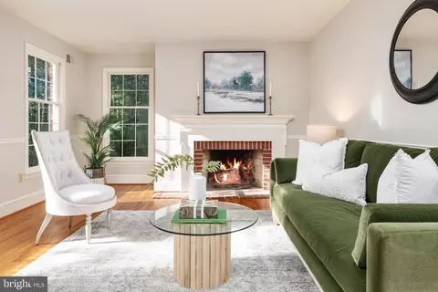 Living - 1218 Balfour Dr, Arnold, MD 21012 photo 2 of 5
