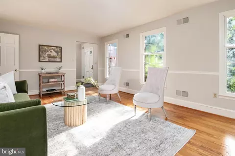 Living - 1218 Balfour Dr, Arnold, MD 21012 photo 4 of 5