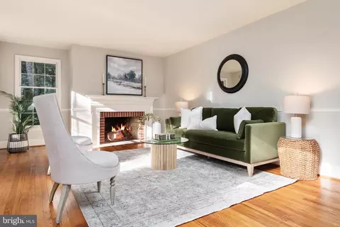 Living - 1218 Balfour Dr, Arnold, MD 21012 photo 1 of 5