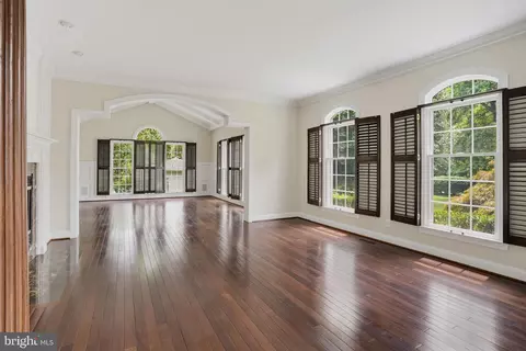 Living - 3404 Burgh Ln, Edgewater, MD 21037 photo 5 of 12