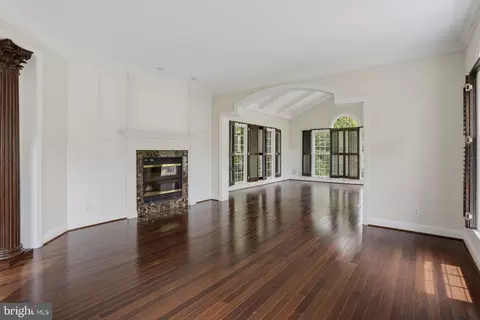 Living - 3404 Burgh Ln, Edgewater, MD 21037 photo 6 of 12