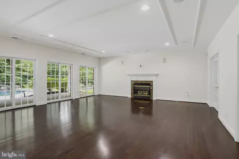 Living - 3404 Burgh Ln, Edgewater, MD 21037 photo 11 of 12