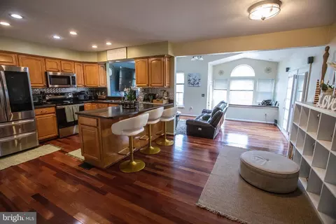 Entry Way - 157 Bragg Blvd, Odenton, MD 21113 photo 4 of 10