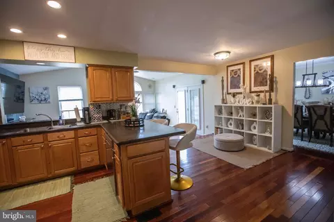 Entry Way - 157 Bragg Blvd, Odenton, MD 21113 photo 5 of 10