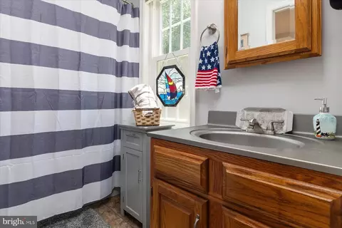 Bath - 6420 Meadowlark Dr, Dunkirk, MD 20754 photo 3 of 3