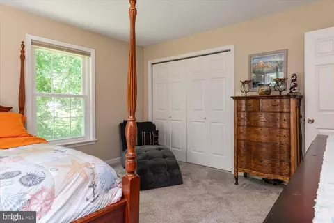 Bedroom - 6420 Meadowlark Dr, Dunkirk, MD 20754 photo 9 of 10